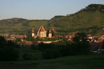 Fototapeta premium Birthälm / Biertan (Rumänien) im Morgenlicht
