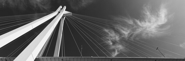Fototapeta premium Wolke über Schrägseilbrücke, Deutschland, Europa