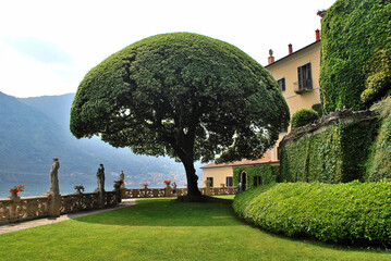 Il giardino di Villa del Balbianello a Tremezzina sul lago di Como.