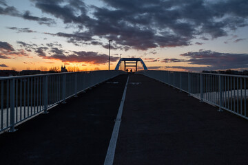 Most imienia Halupczoka w Opolu, kładka dla pieszych i rowerów nad kanałem - obrazy, fototapety, plakaty