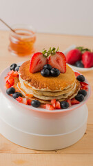 waffle con arandanos y fresas