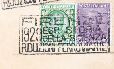Fototapeta na wymiar briefmarke stamp gestempelt frankiert cancel vintage retro alt old italien italy italia firenze grün green lila purple slogan werbung