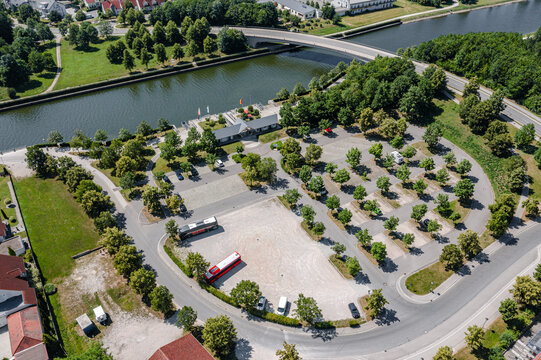 Luftbild der Anlegestelle Berching am Rhein-Main-Donau-Kanal im Naturpark Altmühltal, Bayern, Deutschland