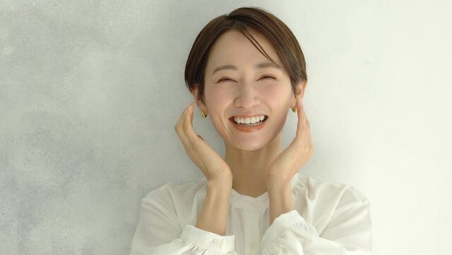 女性　美容　スキンケア　