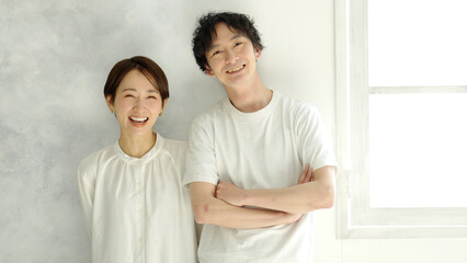 若いカップル　夫婦　ポートレート