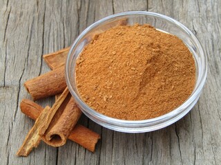 cinnamon sticks and powder