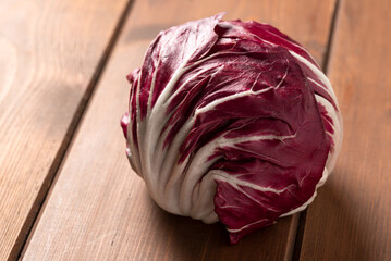 Radicchio rosso fresco, verdura a foglia 