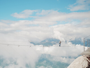 Extreme bridge in the sky