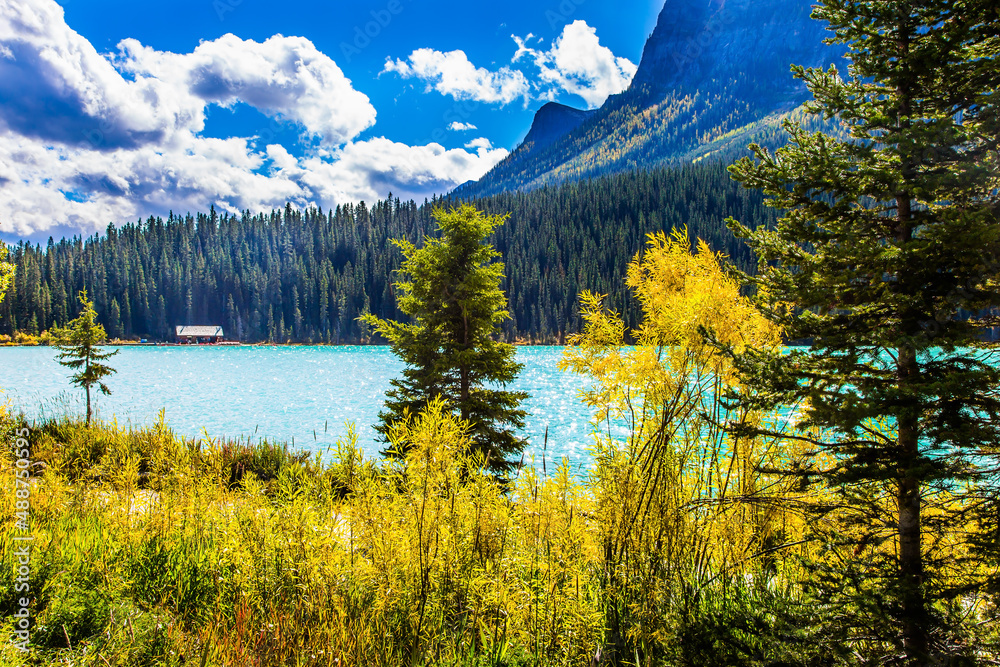 Canvas Prints the lake with azure water