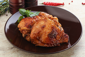 Roasted chicken leg with spicy sauce
