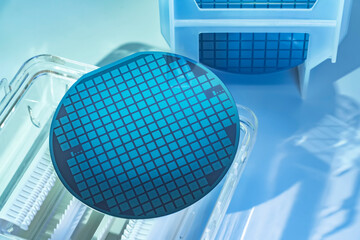 Silicon Wafers in plastic holder box