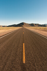 Route dans le d&eacute;sert de &Eacute;tats-unis