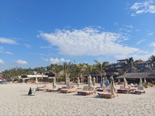 Restaurants and bars by the beach