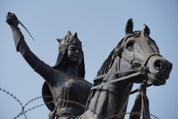 jhansi's queen laxmi bai statue image