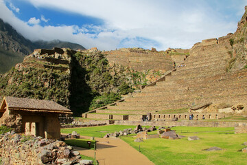 Inca Fortress with Terraces and Temple Hill in Ollantaytambo, Peru - obrazy, fototapety, plakaty