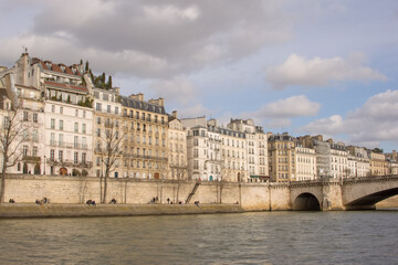 Fototapeta na wymiar View of Île Saint-Louis over the Seine in Paris, France