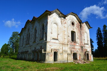 Fototapeta na wymiar Russia, Vologda Region, village of Molodezhskoye, Holy Trinity Pavlo-Obnorsky Monastery