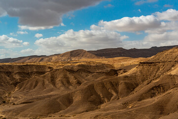 Fototapeta na wymiar The beautiful landscape of the Negev Desert in southern Israel 