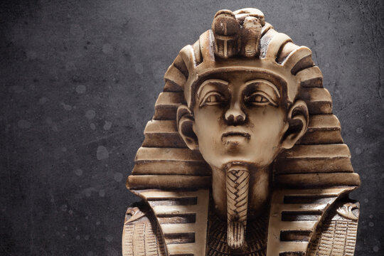 Stone pharaoh tutankhamen mask