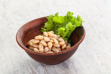 White canned beans for vegan suisine