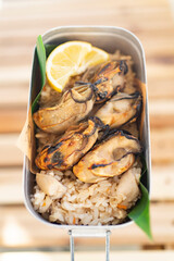 牡蠣が入ったメスティン弁当