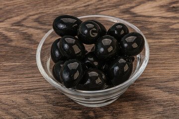 Black olives in the bowl