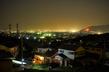 Obraz premium 山梨県勝沼市 勝沼ぶどう郷駅からの夜景 