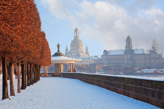 Winterabend in Dresden, Deutschland
