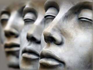  Drei Gesichter aus Stein - three stone faces