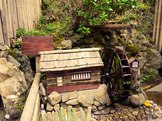 小屋と水車のミニチュア