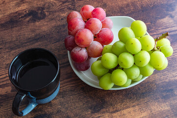シャインマスカットと安芸クイーン