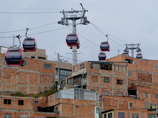 Seilbahn im Slum El Paraiso in Bogota