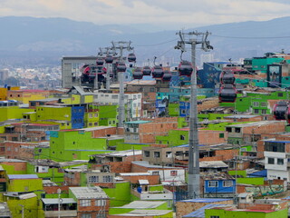 Seilbahn im Slum El Paraiso in Bogota