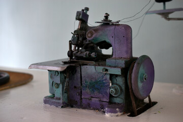 An old sewing machine in the workshop