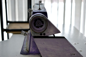 An old sewing machine in the workshop