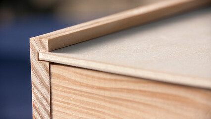 Caja de madera con tapa de madera