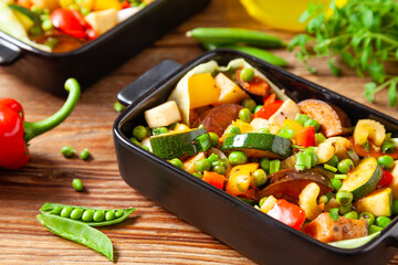 Vegan stew. Prepared in a roasting pan.