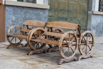 Obraz premium old wooden bench 
