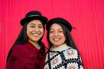 Ecuadorian indigenous women best friends