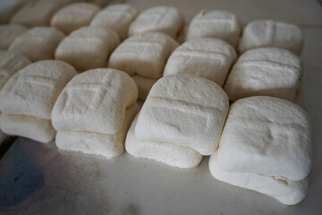 White tofu sold in the market has high nutrition. very suitable for vegetarians.