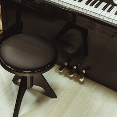 piano keyboard and banquette