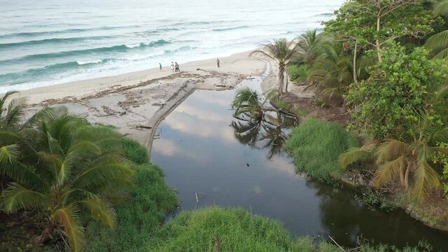 Playas de La Sierra Nevada de Santa Marta y Parque Nacional Tayrona