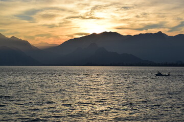 Fototapeta zachód słońca nad morzem obraz
