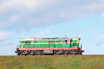 shunting locomotive returns to the depot	