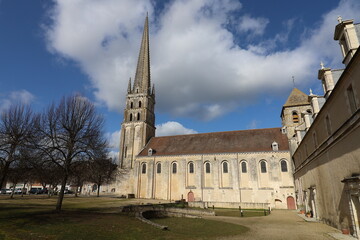 L'abbaye de Saint Savin sur Gartempe, abbaye de style Roman, vue de l'extérieur, ville deSaint Savin sur Gartempe, département de la Vienne, France