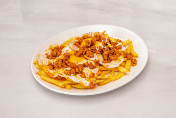 Picadillo with eggs - Tasty and simple recipe for mincemeat with fried eggs. Accompany it with some chips, and you will have a delicious dish