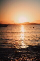 Sunset na praia do cascalho