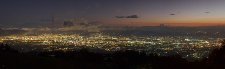 vista del valle central noche