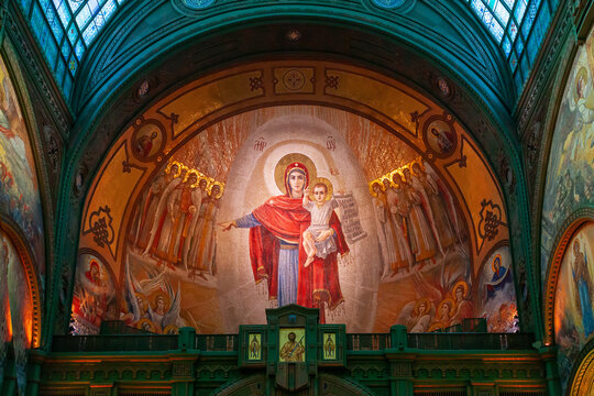 Mosaic depicting the Mother of God in the Main Temple of the Russian Armed Forces