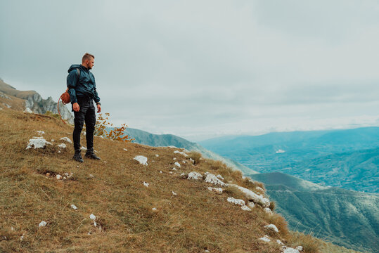 Hking mountain adventure travel extreme sport outdoor.	